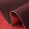 La suavidad de cuero de la piel de la PU cubre la tela de cuero del estiramiento con cuero negro sintético artificial para el material de la correa del bolso